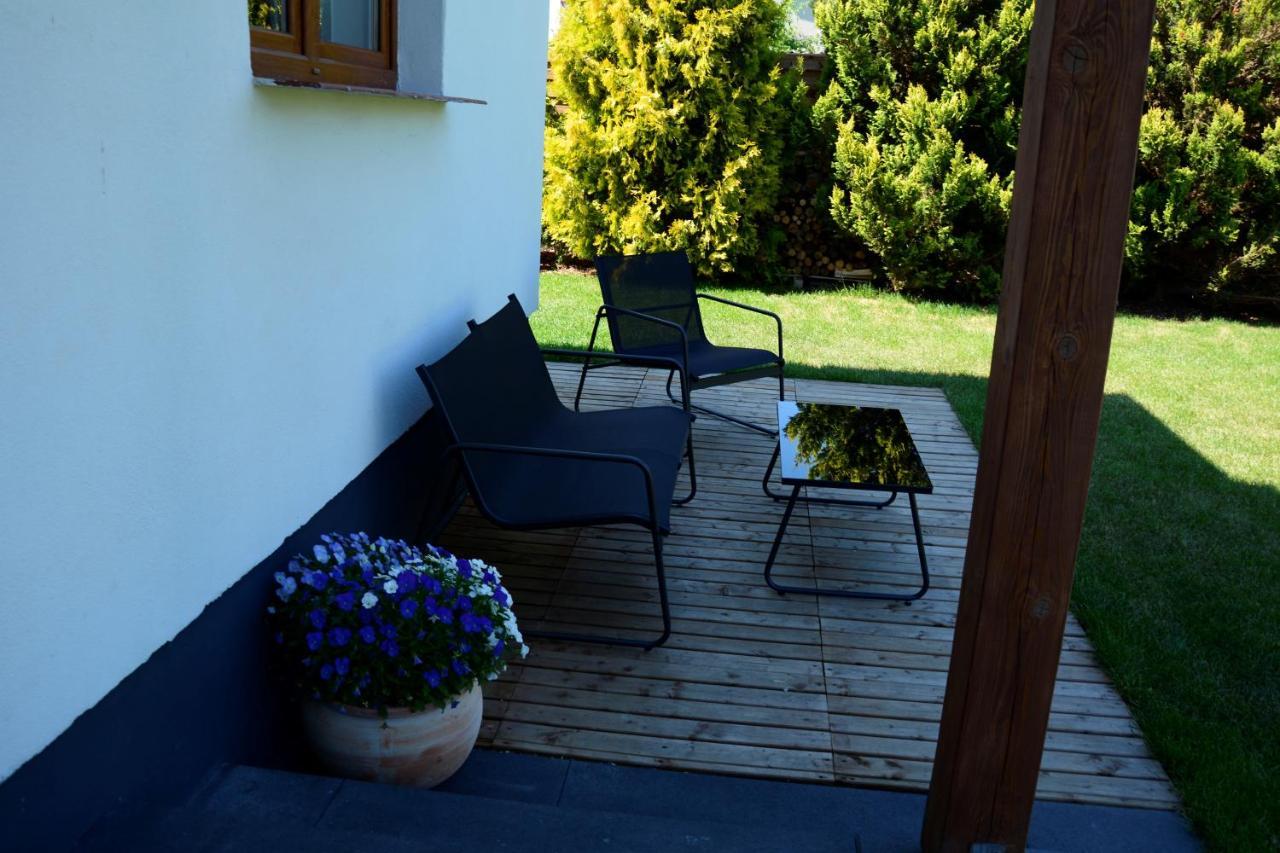 Baza Lipusz Villa Exteriör bild